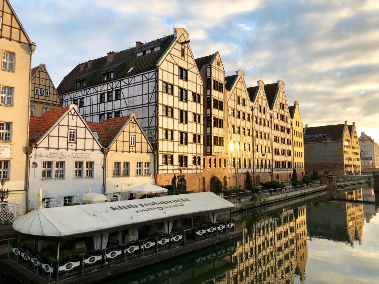 Bielski Guesthouse Gdansk Bagian luar foto